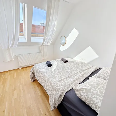 Lovely Rooms In Maerzstrasse Area Mz49 Vienna Exterior photo