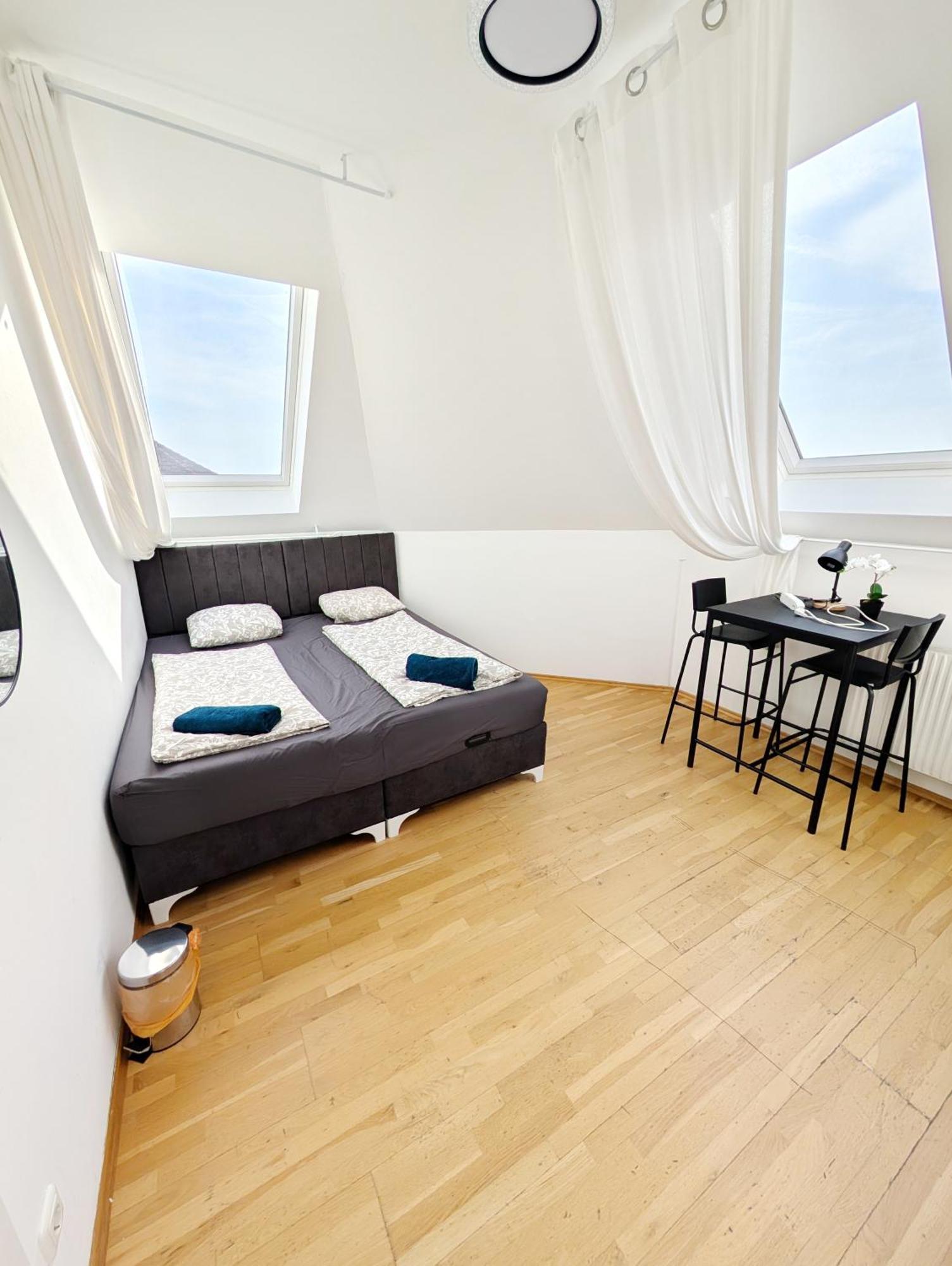 Homestay Lovely In Maerzstrasse Area Mz49 *