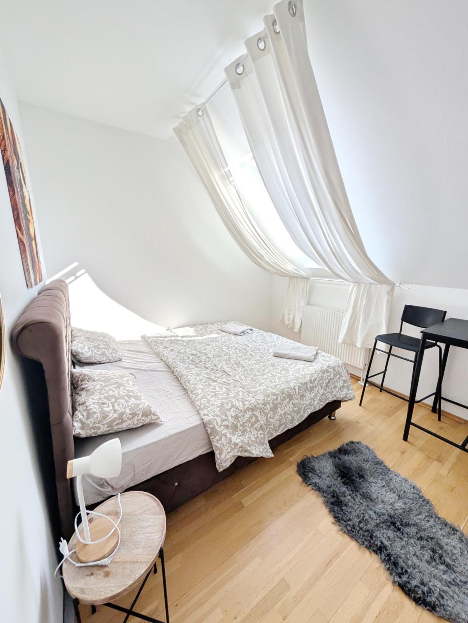 Lovely In Maerzstrasse Area Mz49 Homestay
