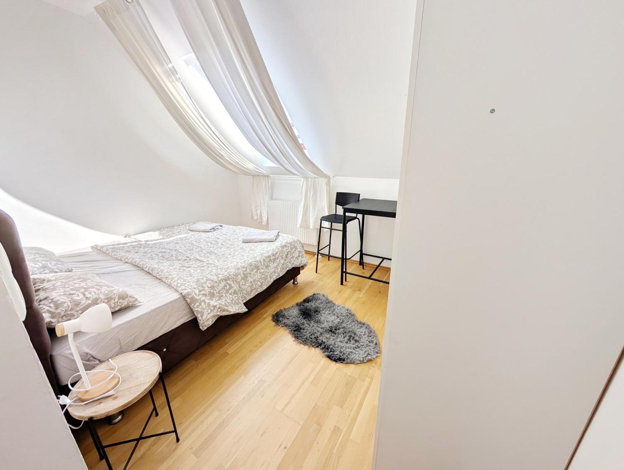 Lovely In Maerzstrasse Area Mz49 Homestay
